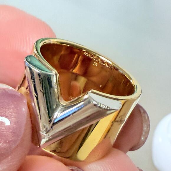 Louis Vuitton Essential V Gold & Silver Wide Ring Medium - Picture 6 of 6